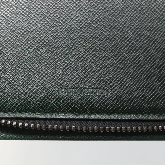 LOUIS VUITTON Taiga Travel Case Epicea LV Auth - Picture 9 of 16